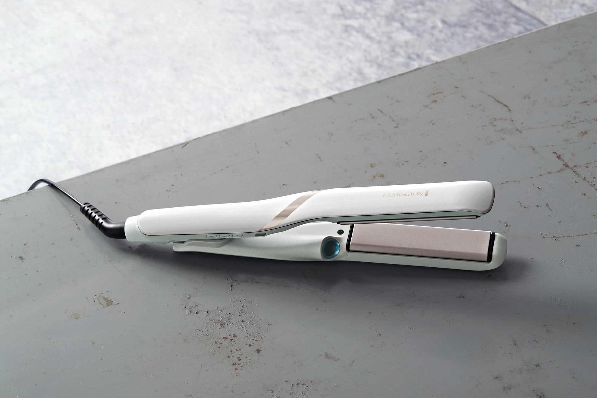 Remington Hydraluxe Haarglätter 2