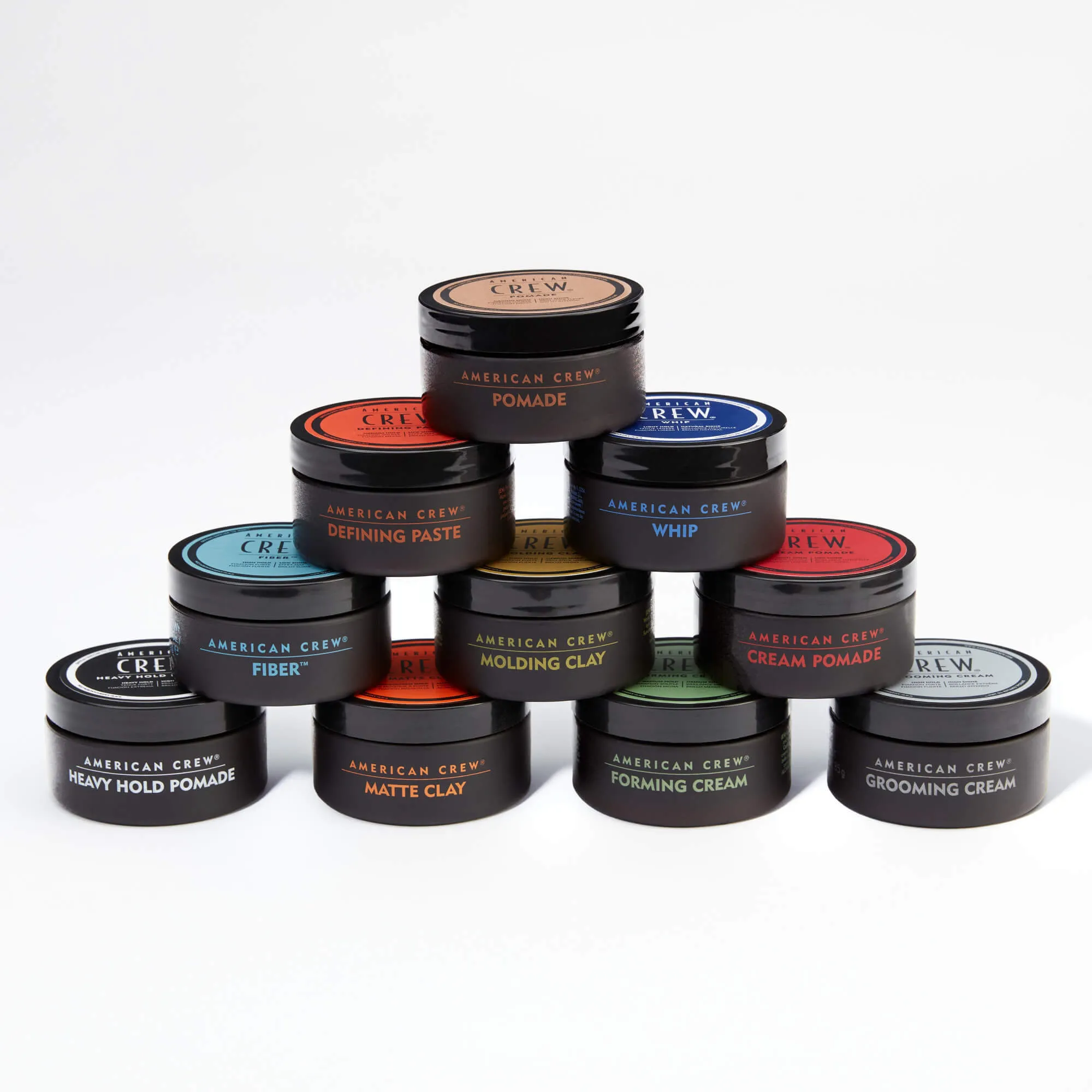 American Crew Stylingprodukte als Pyramide gestapelt