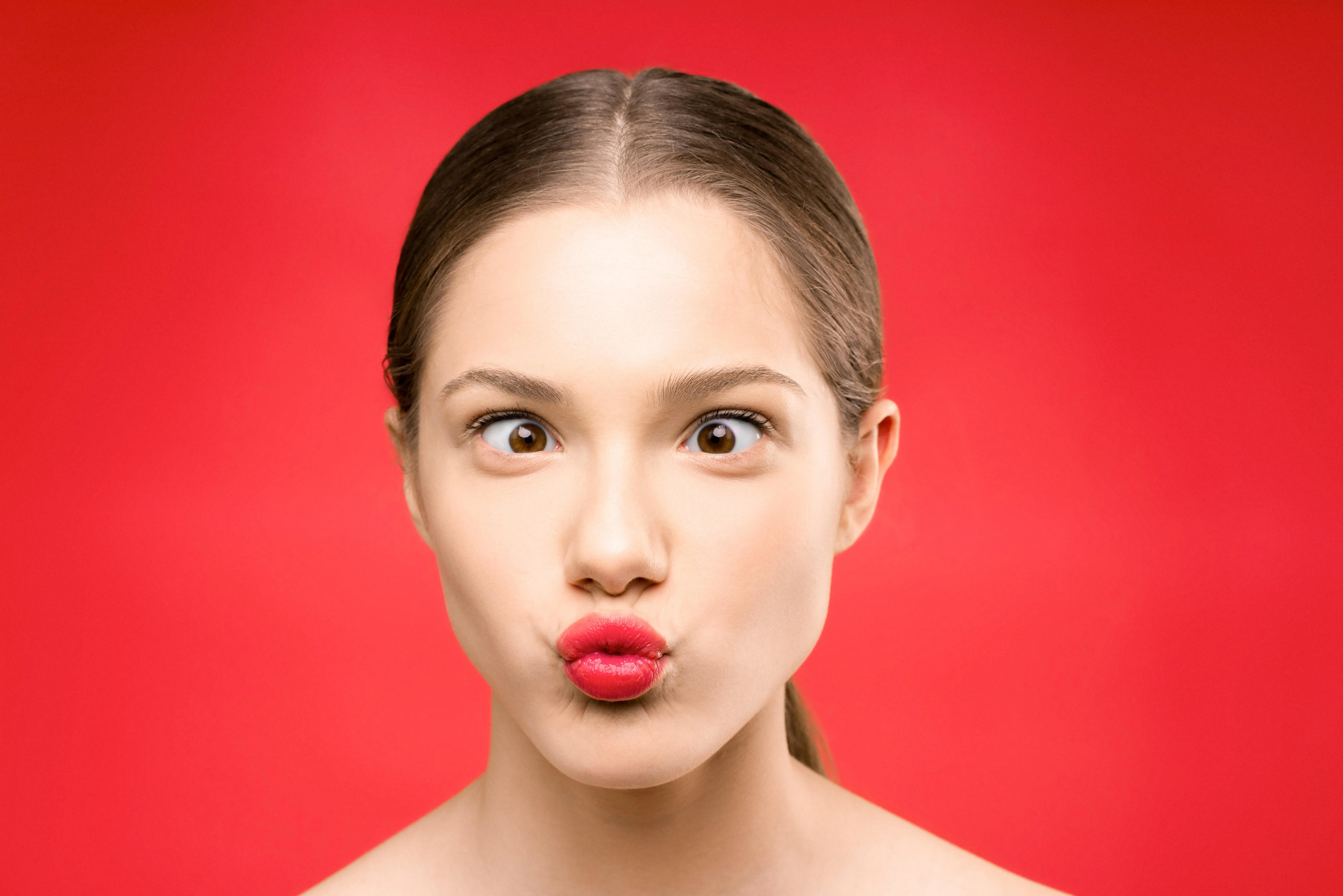 Frau mit roten Lippen