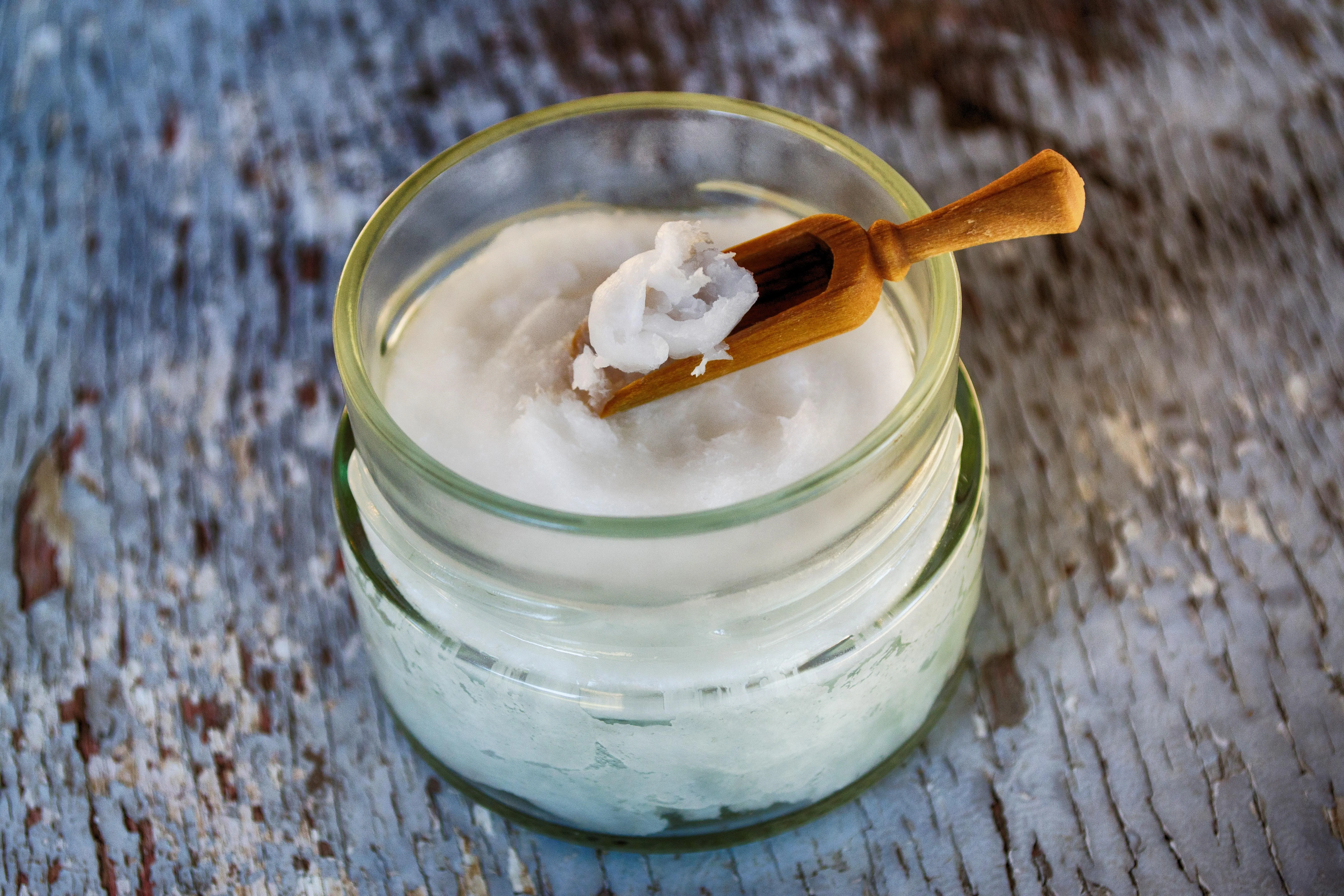 Kokosnuss Butter in einem Tigel