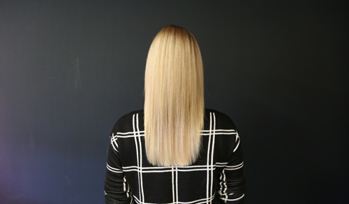 Haare richtig glätten: Tutorial