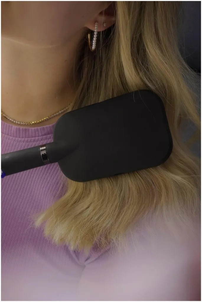Bellody Patentierte Haarbürste mit Selbstreinigungsfunktion