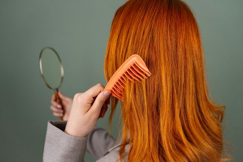 Zuhause Haare färben