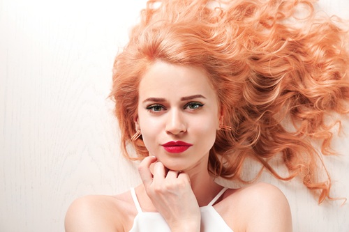 Dickere Haare bekommen: 8 Tipps